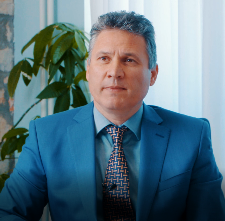 Ravnatelj