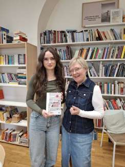 Povečaj sliko Lili In Nely